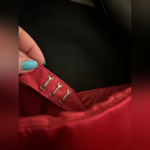 SHERRI HILL strapless satin short dress with jeweled pockets - Picture 4 of 11